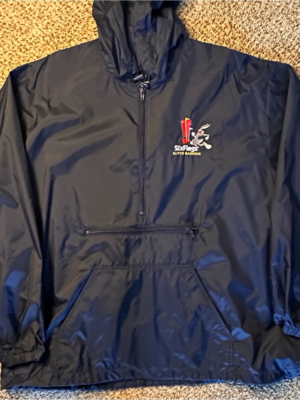 Bugs bunny six flags elitch gardens Men's Navy Hooded Windbreaker Jacket